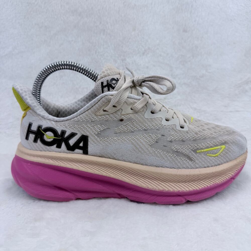 HOKA Clifton 9 Running Shoes Eggnog Blanc De Blanc Size 6 Athletic Sneakers